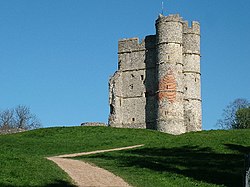 Donnington Castle - UK - geograph.org.uk - 7002.jpg