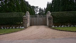Imposing gateway to Hascombe Court - geograph.org.uk - 1180970.jpg