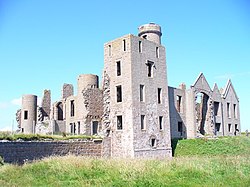 Ruined Slains Castle - geograph.org.uk - 1461044.jpg